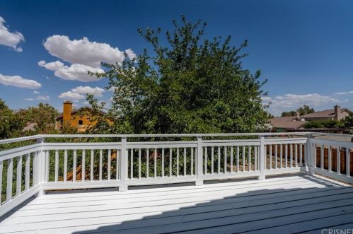 43234 Vineyard Dr, Lancaster CA  93535-4920 exterior