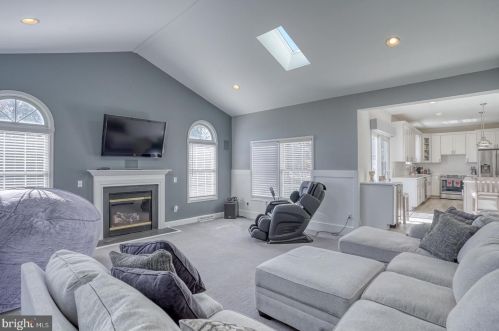 411 Mannering Dr, Dover DE  19901-5409 exterior