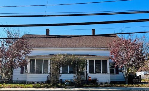 72 Main St, Moosup, CT 06354-2215