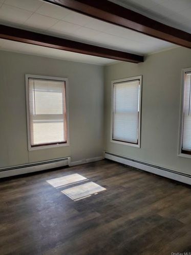 8 Park Ave, Newburgh NY  12550-3707 exterior