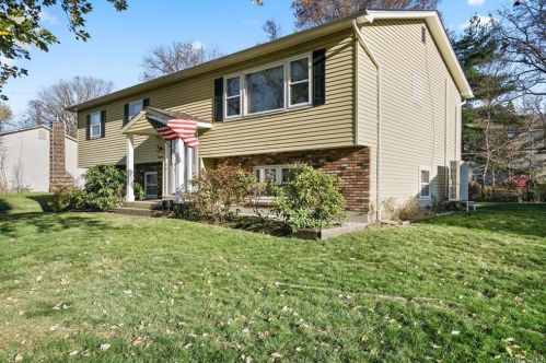 19 Badami Dr, Middletown, NY 10941-1203
