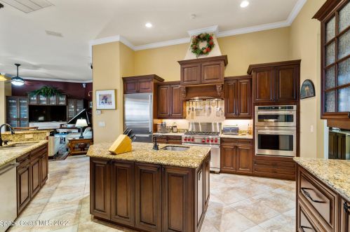 3618 Indian Riv Dr, Cocoa FL 32926-8705 exterior