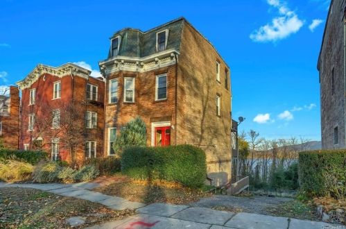 174 Montgomery St, Newburgh, NY 12550-6809