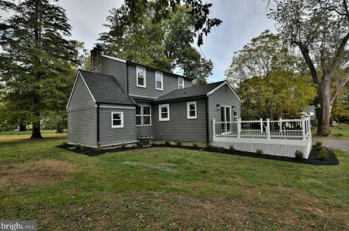 380 Ivy Mills Rd, Glen Mills PA  19342-1424 exterior