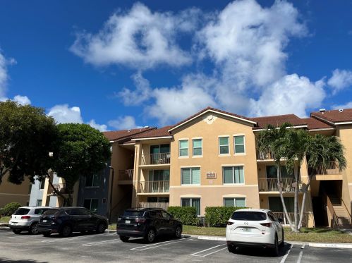 904 Villa Cir, Boynton Beach FL  33435-8921 exterior