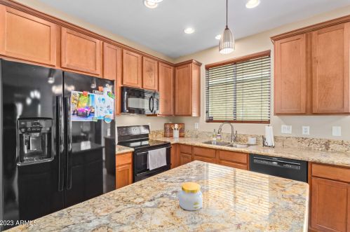 1743 Chatsworth, Mesa AZ 85212-2374 exterior