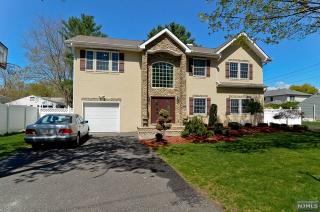 423 Bailey Rd, Paramus, NJ 07652-5511