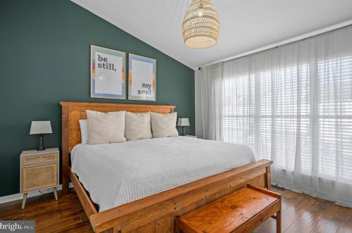 302 Hedgestone Ter, Leesburg VA  20176-4842 exterior