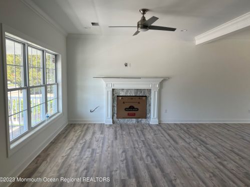 324 Mantoloking Rd, Bricktown, NJ 08723-5719