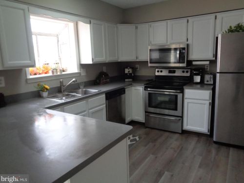 737 Lakeview Pkwy, Locust Grove VA  22508-5131 exterior