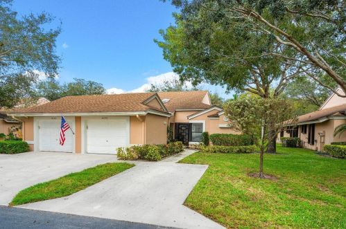 8299 Springlake Dr, Boca Raton, FL 33496-5177