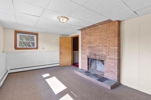 1 Cole St, Salem NH  03079-3931 exterior