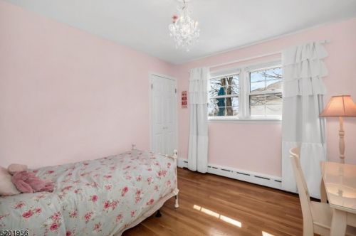 127 Hillside Ave, Bedminster NJ  07921-2516 exterior