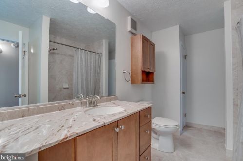 7779 Willow Pt Dr, Falls Church VA  22042-7536 exterior