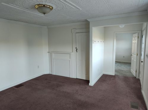 1273 1 Nh Tpke, Northwood NH  03261-3408 exterior