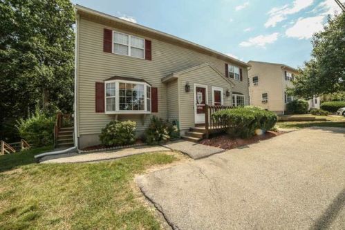 44 Morgan Cir, Goffstown, NH 03045-2622