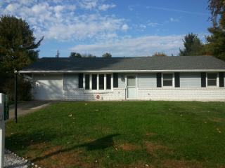 5490 Oswego Dr, Bethlehem, PA 18017-9120