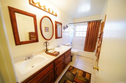 2402 Sycamore St, Anaheim CA  92806-3021 exterior