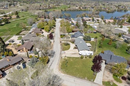 23800 Shoreline Ct, Tehachapi, CA 93561-8517