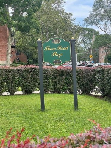 485 Pelham Rd, New Rochelle NY  10805-1937 exterior