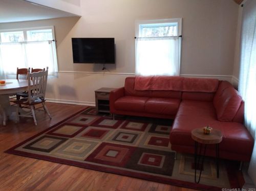 346 Maple St, Litchfield CT  06759-2100 exterior