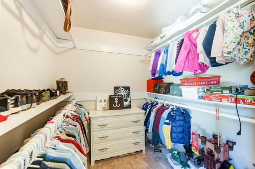 3260 Galbraith Rd, Cincinnati OH 45239-3903 exterior