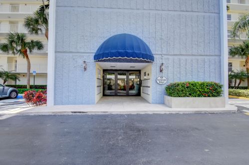 1 Harbourside Dr, Delray Beach FL  33483-5126 exterior
