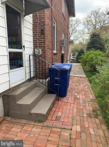 203 Woodlawn Ave, Florence NJ  08518-1011 exterior