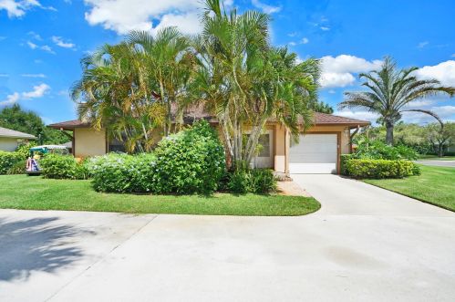 6250 Brandon St, West Palm Beach, FL 33418-1489