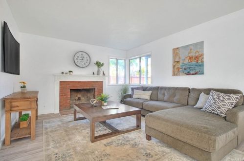 751 Larch Ave, Rialto CA  92376-4751 exterior