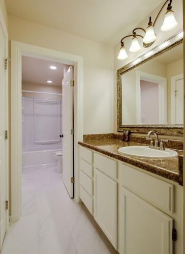 4004 Rothschild Dr, Lewisville TX  75022-5339 exterior