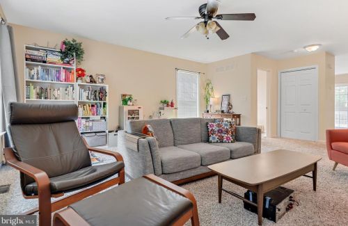 440 Waterleaf Ct, Navy Sup Dpt PA  17050-2489 exterior