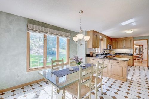 74 Buckingham Dr, Glastonbury CT  06033-2733 exterior