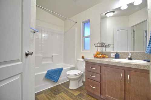 39 Clipper Ln, Modesto CA  95356-1711 exterior