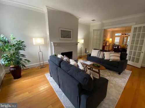 1632 Webster St, Washington, DC 20017-3145