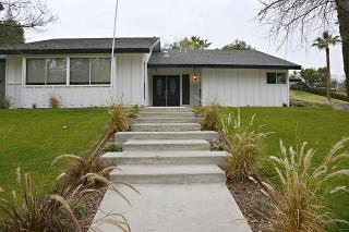 3818 Country Club Dr, Bakersfield, CA 93306-3919