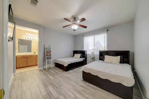 530 Vina Ct, Livingston CA  95334-9111 exterior