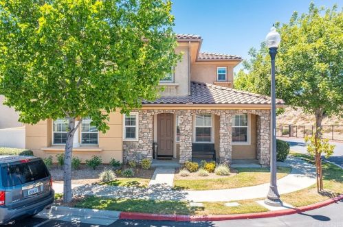 20452 Vicenza Ln, Santa Clarita, CA 91350-8532