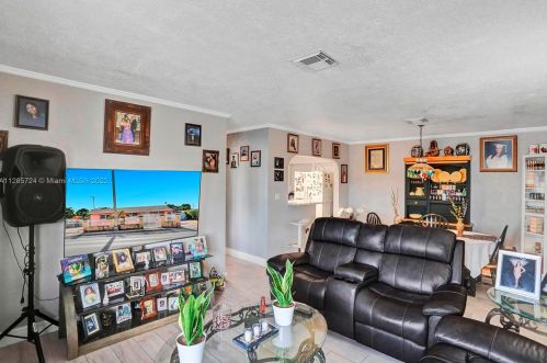 3520 10th Ave, Hialeah, FL 33012-4912