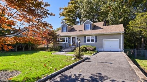 11 Brookhill Pl, West Paterson, NJ 07424-2214