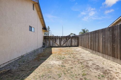 14822 Pueblo Dr, Manteca CA  95336-2550 exterior