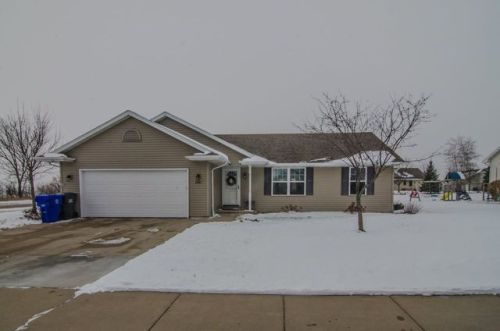 2091 Meadowview St, Kaukauna, WI 54130-3940