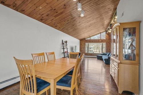 6 Mayer Dr, Airmont NY  10901-3807 exterior