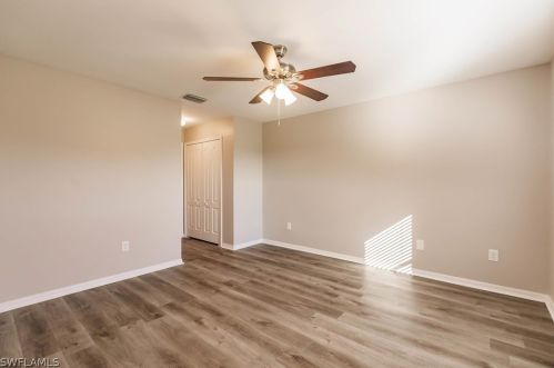 305 25th Ave, Cape Coral FL  33993-7577 exterior