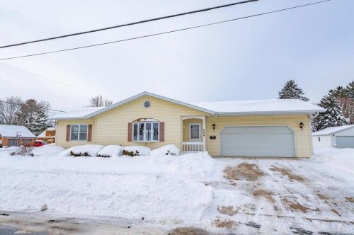 504 Wayland St, Beaver Dam, WI 53916-1958