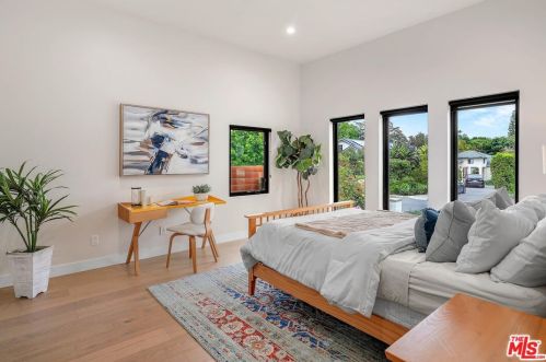 4709 Norwich Ave, Van Nuys CA  91403-2017 exterior