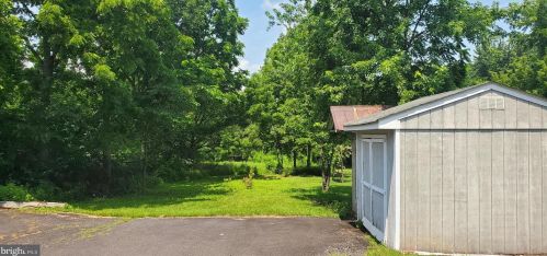 265 Maple Ave, Harleysville PA  19438-1742 exterior