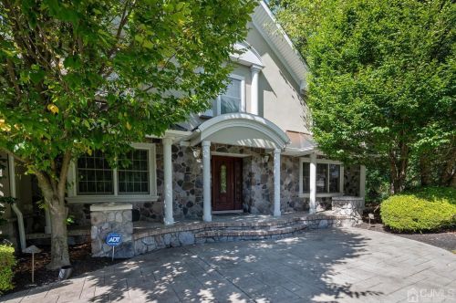 9 Crommelin Ct, East Brunswick, NJ 08816-2406