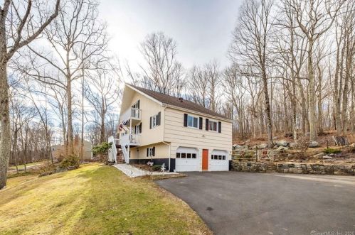1 Old Dodgingtown Rd, Bethel, CT 06801-3213