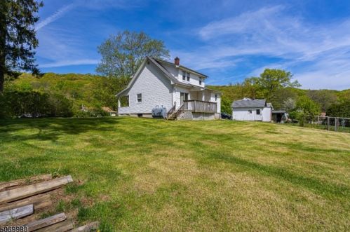 286 Germantown Rd, West Milford NJ  07480-2407 exterior